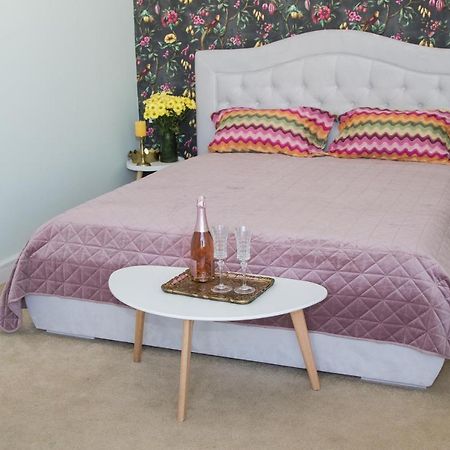 Apart Hotel Greenwood Near Sea 오데사 외부 사진