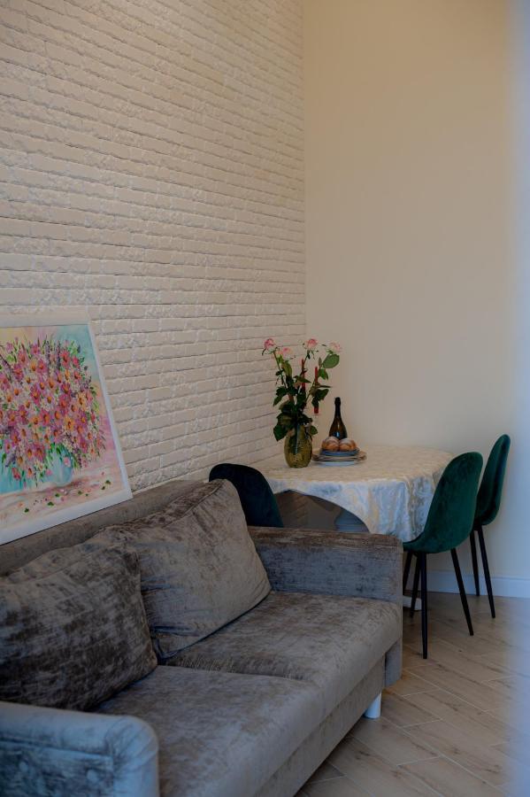 Apart Hotel Greenwood Near Sea 오데사 외부 사진