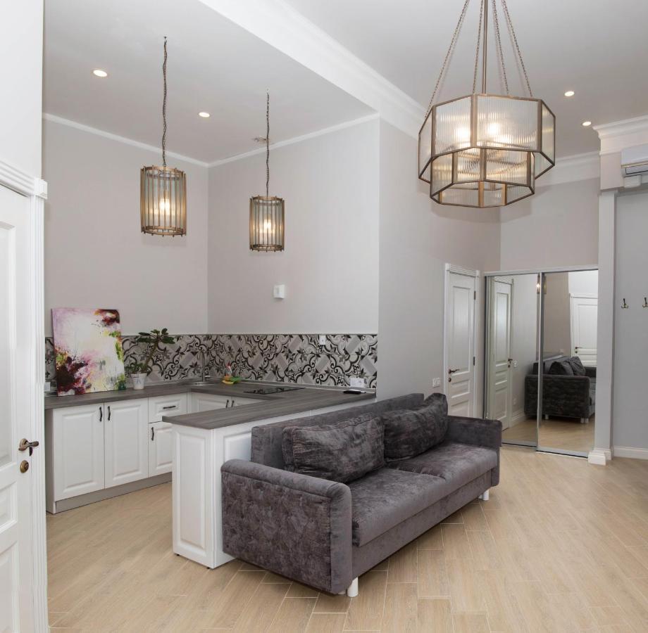 Apart Hotel Greenwood Near Sea 오데사 외부 사진