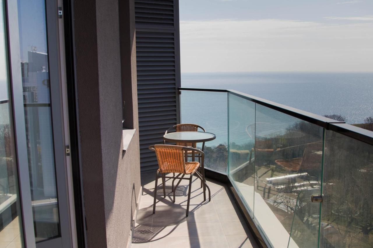 Apart Hotel Greenwood Near Sea 오데사 외부 사진