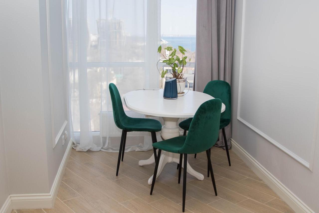 Apart Hotel Greenwood Near Sea 오데사 외부 사진