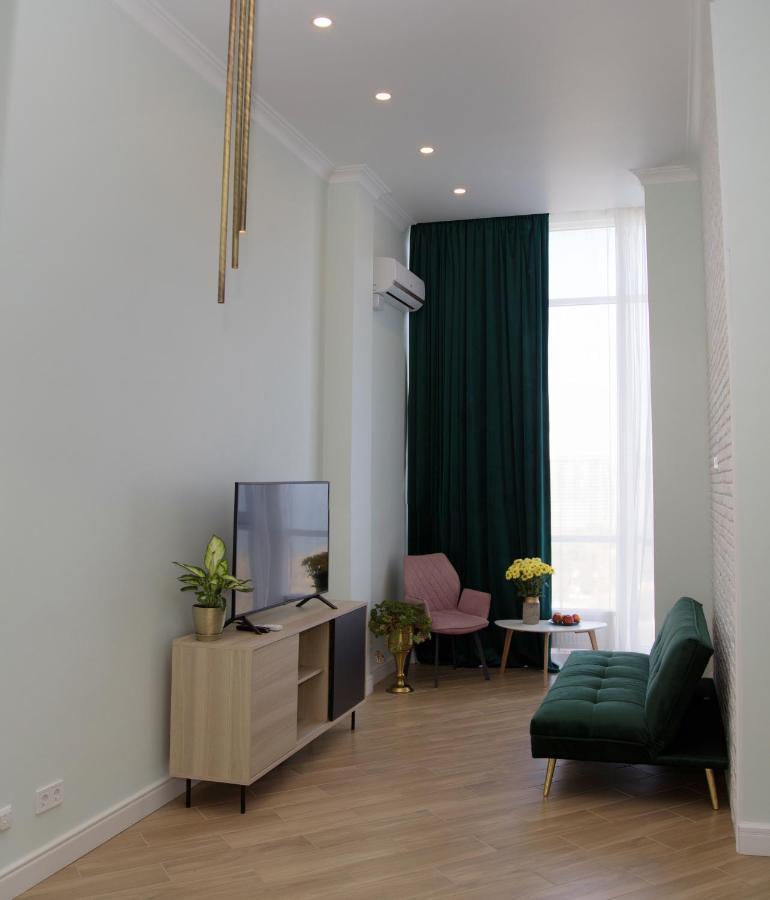 Apart Hotel Greenwood Near Sea 오데사 외부 사진