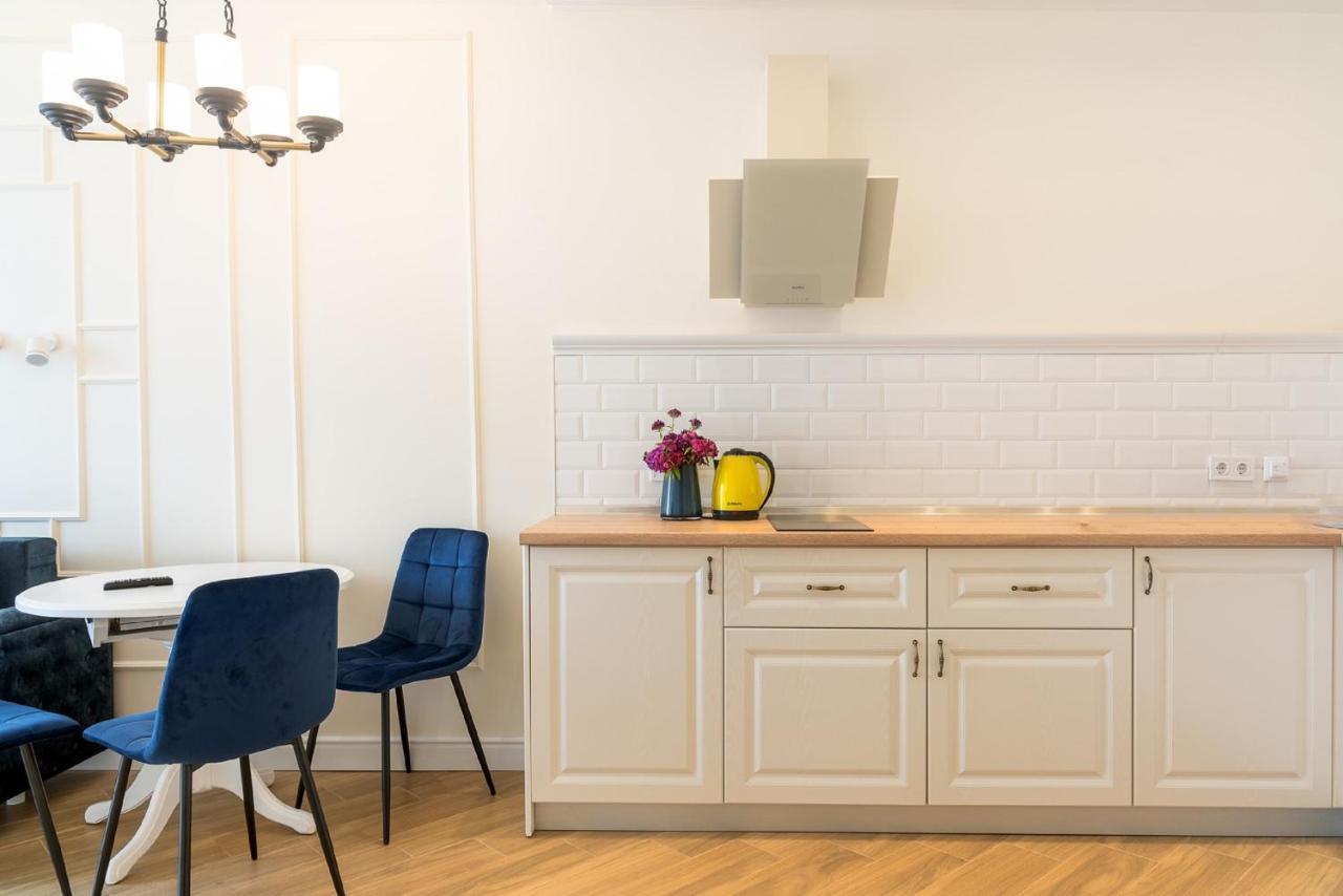 Apart Hotel Greenwood Near Sea 오데사 외부 사진